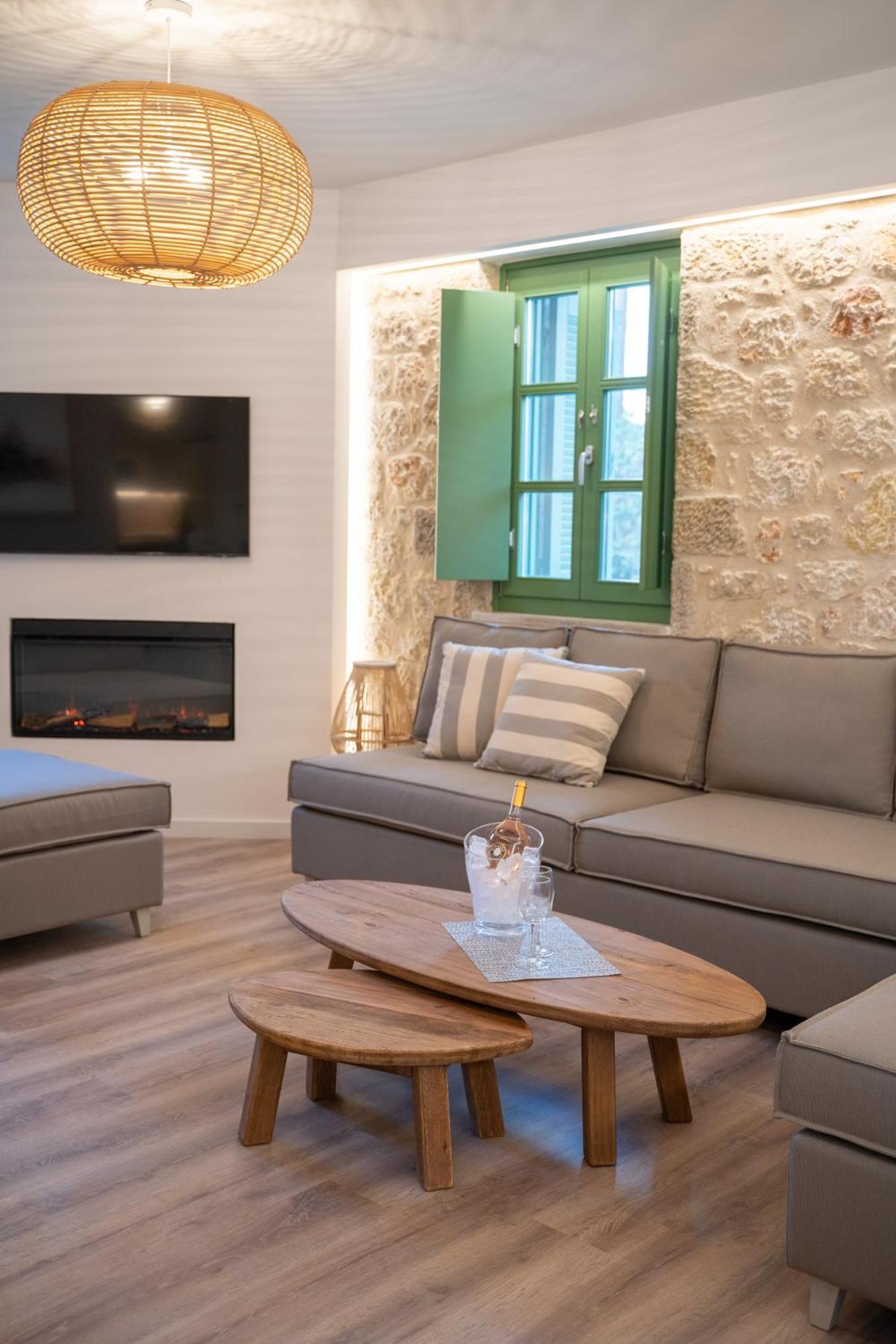 Olvio Suites Kardhamili Ngoại thất bức ảnh